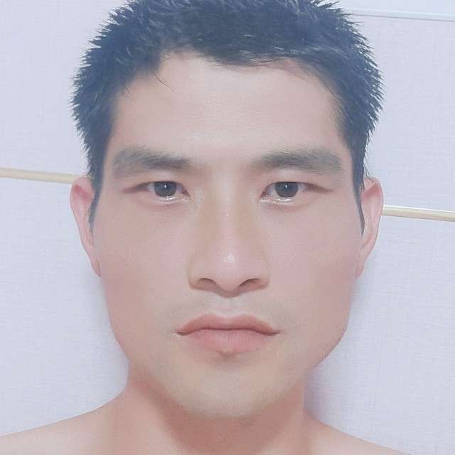 内向倾心雨的照片