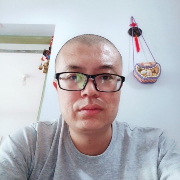 钢铁侠方雪白的照片