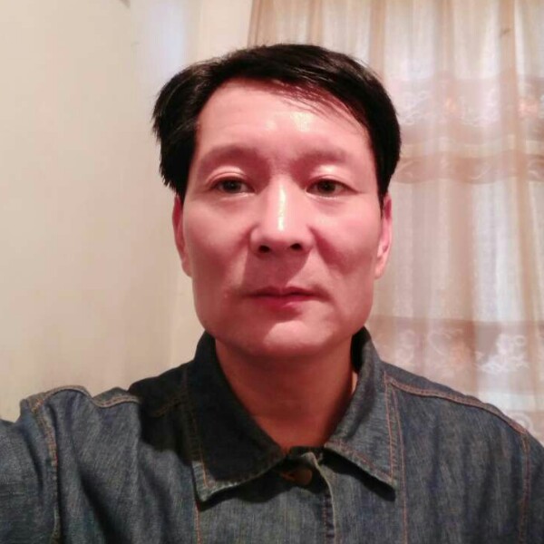谁情动的照片