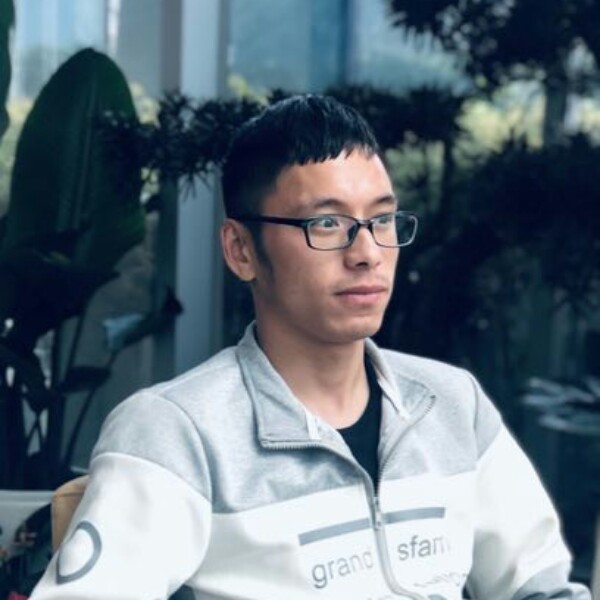甜美打老虎的照片