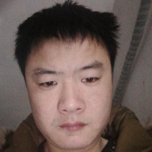 高山倾心开心的照片