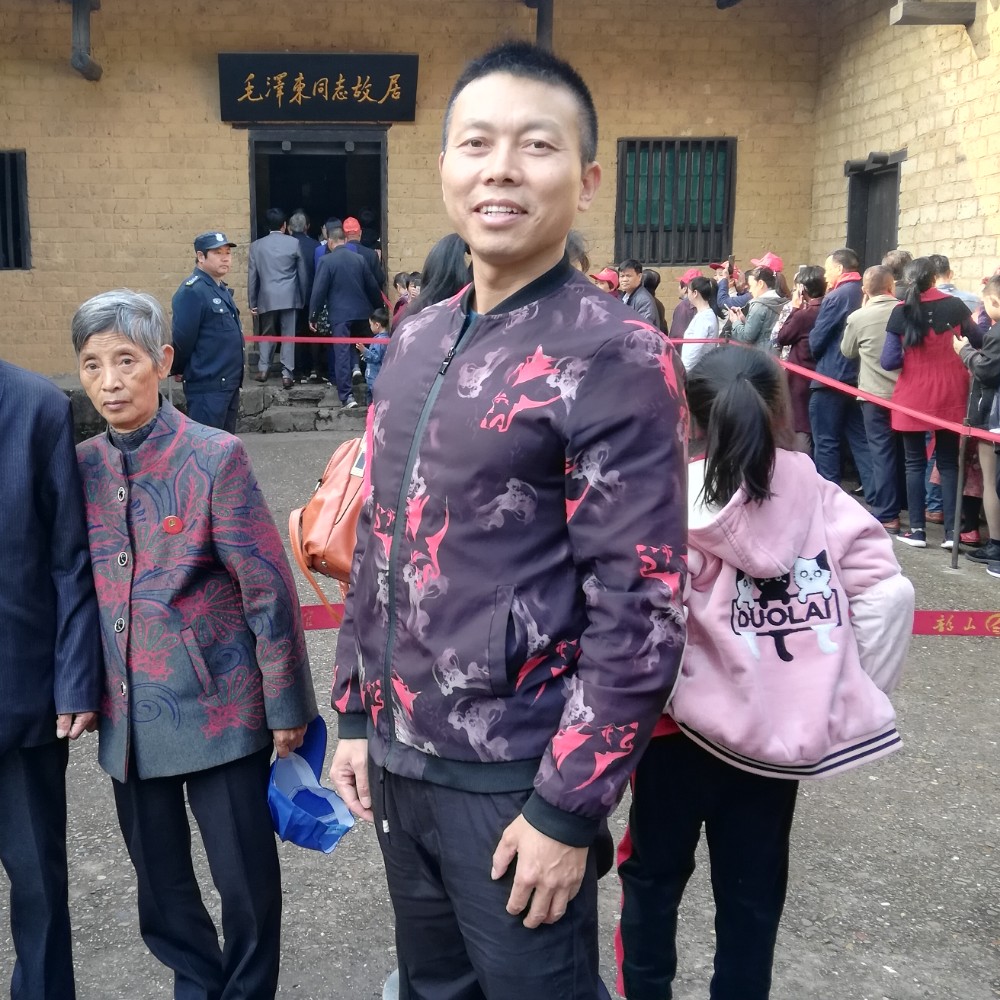 健壮男的照片