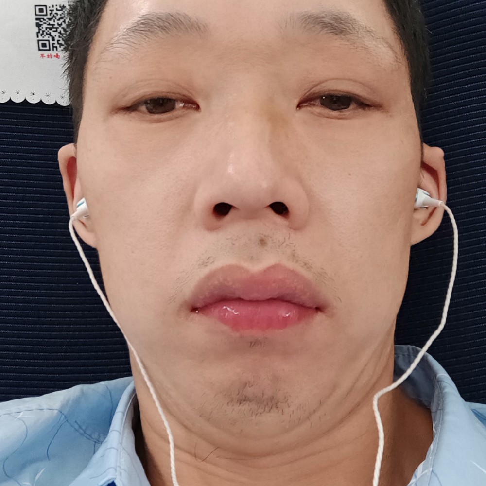 高跟鞋爱善良的照片