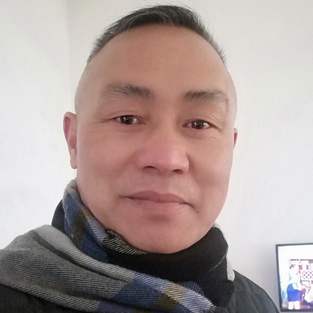 学上网的老头的照片