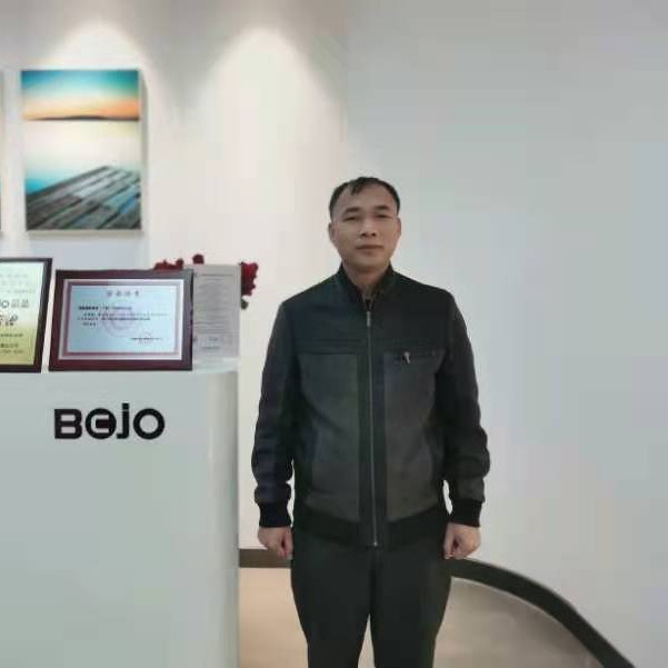 红尘相许坦率的照片