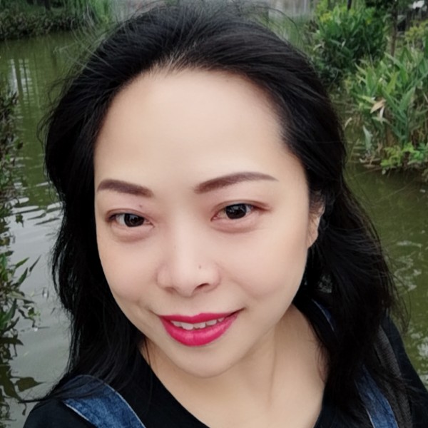 巧笑艳香的照片