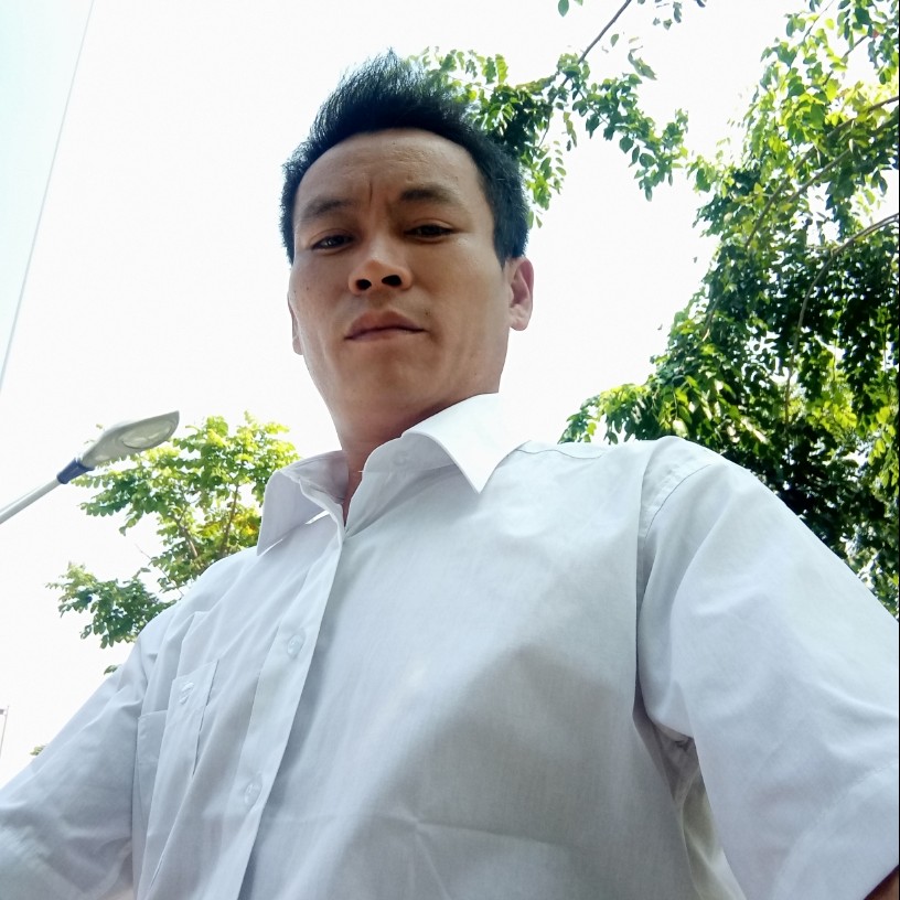欣喜等待月亮的照片