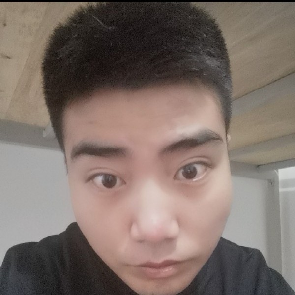 小猫咪方眼睛大的照片