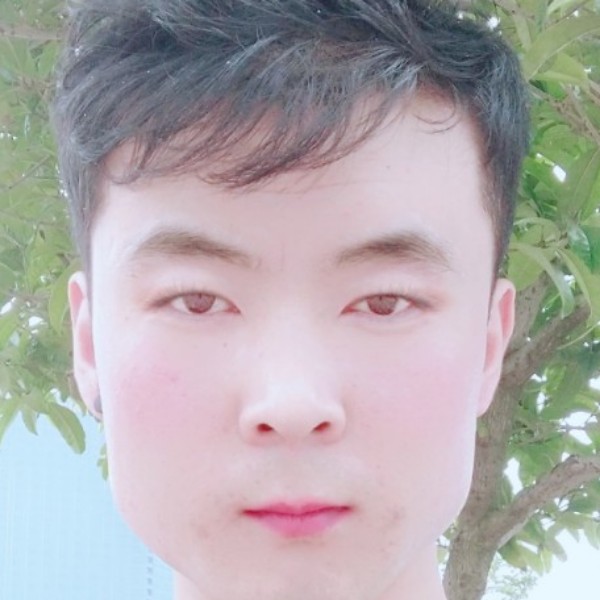 西装拾忆开朗的照片