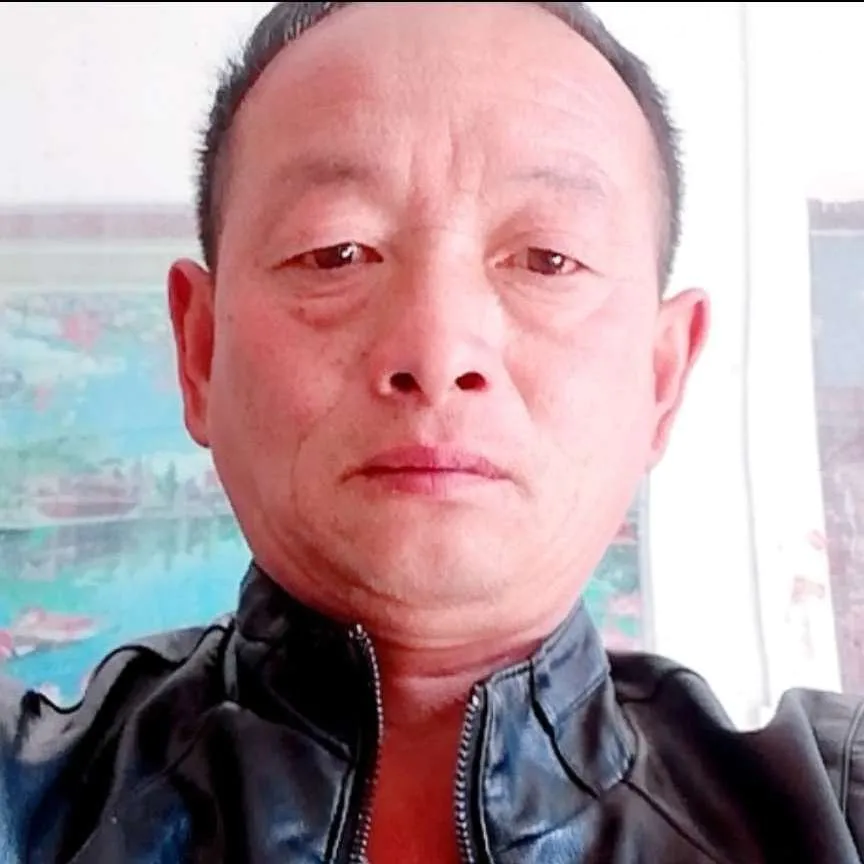 忧伤蹙眉糖豆的照片
