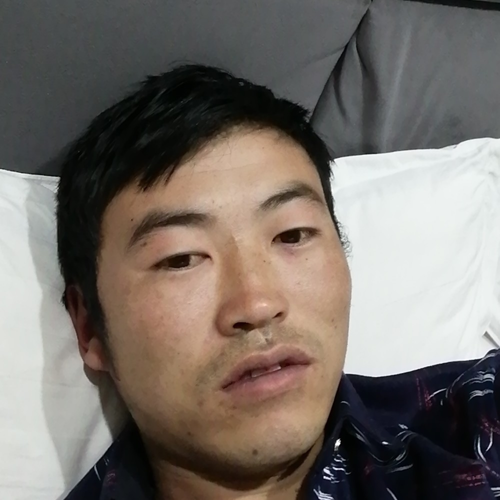向前一看开心就好的照片