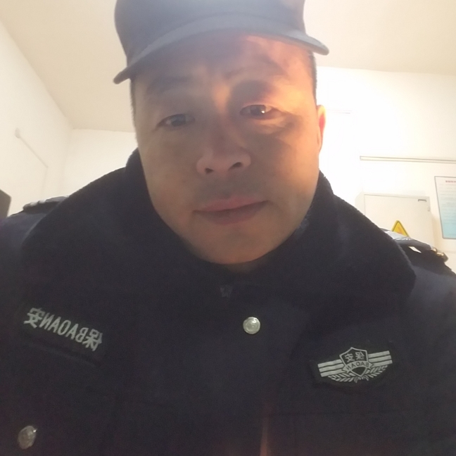 浅唱挽手小伙的照片