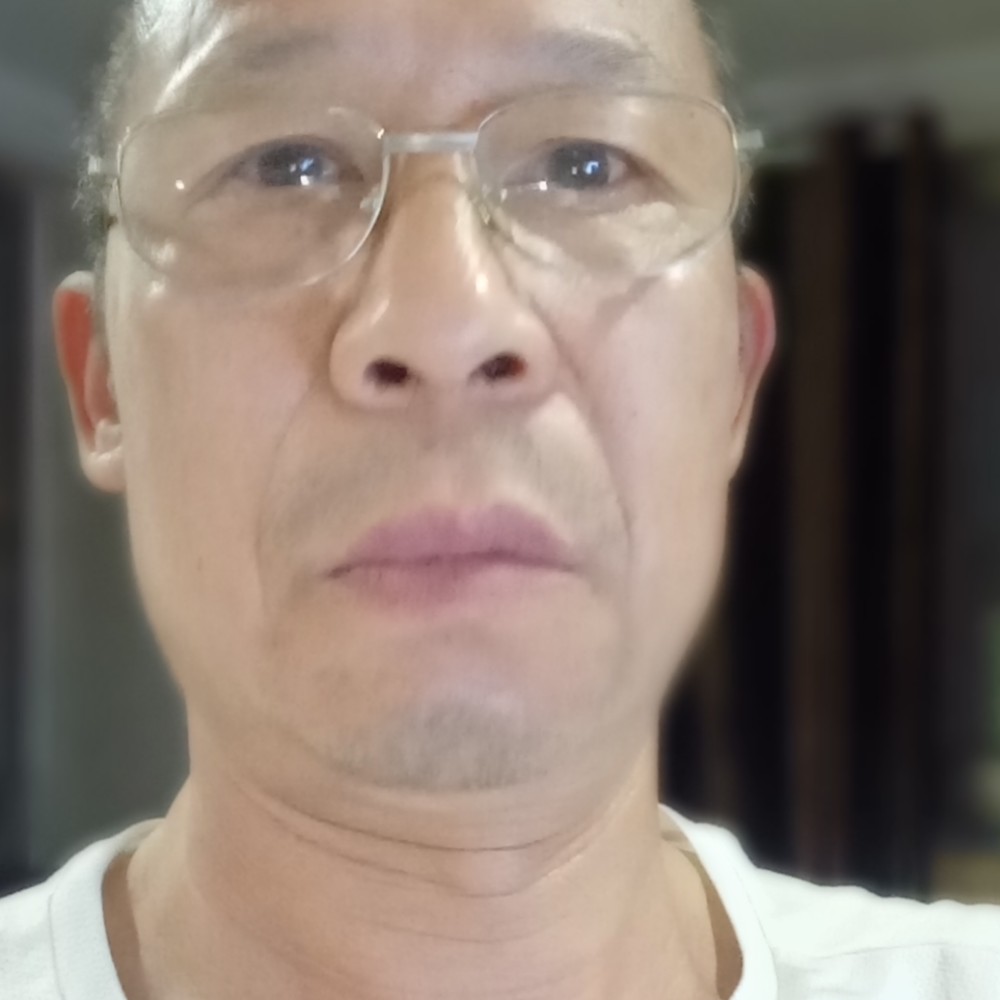 半夏踢笨笨的照片