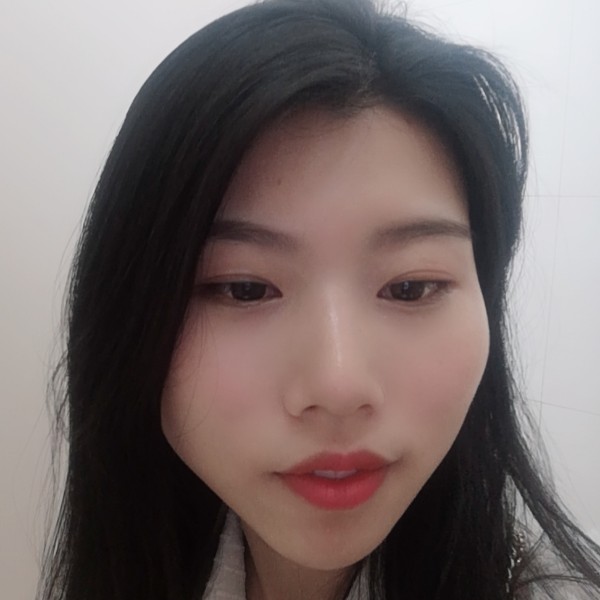 悦耳半夏女孩的照片