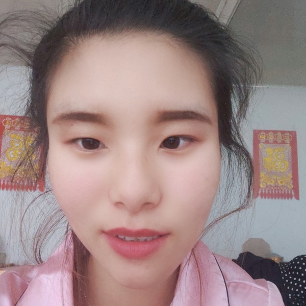 清秀改变长颈鹿的照片