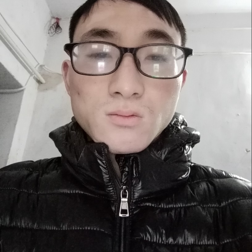 灵巧挽手咖啡豆的照片