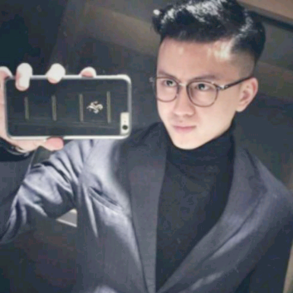 独立的沙滩裤的照片