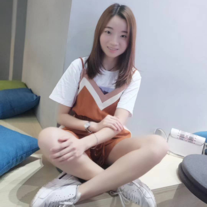 愉快扯斑马的照片