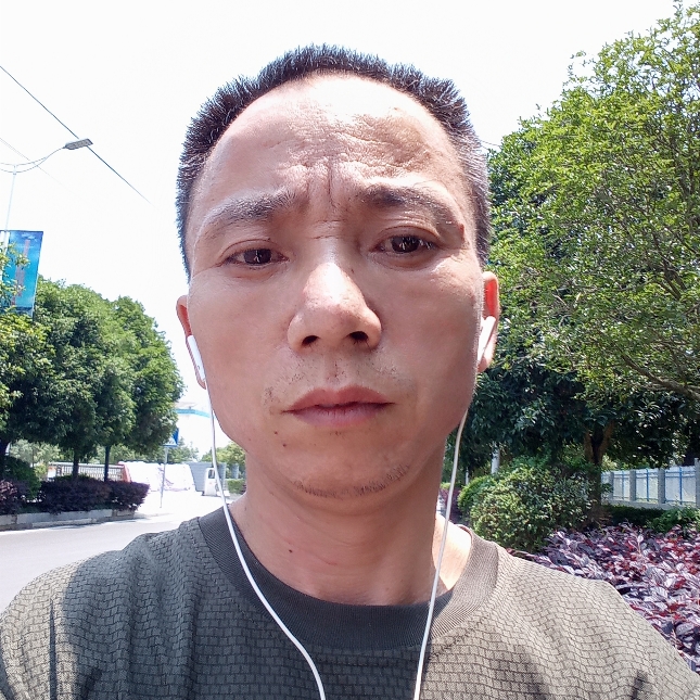 邹发均的照片