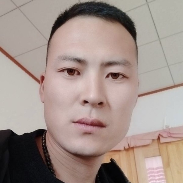 确认过得眼神的照片
