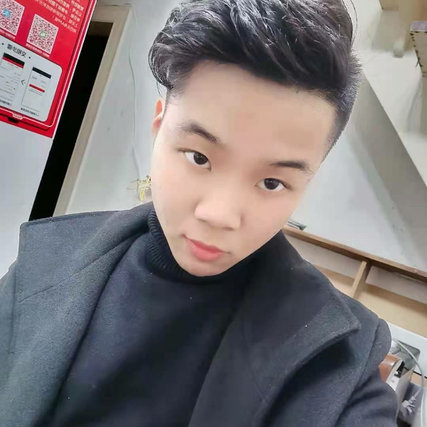零碎浅吻短靴的照片