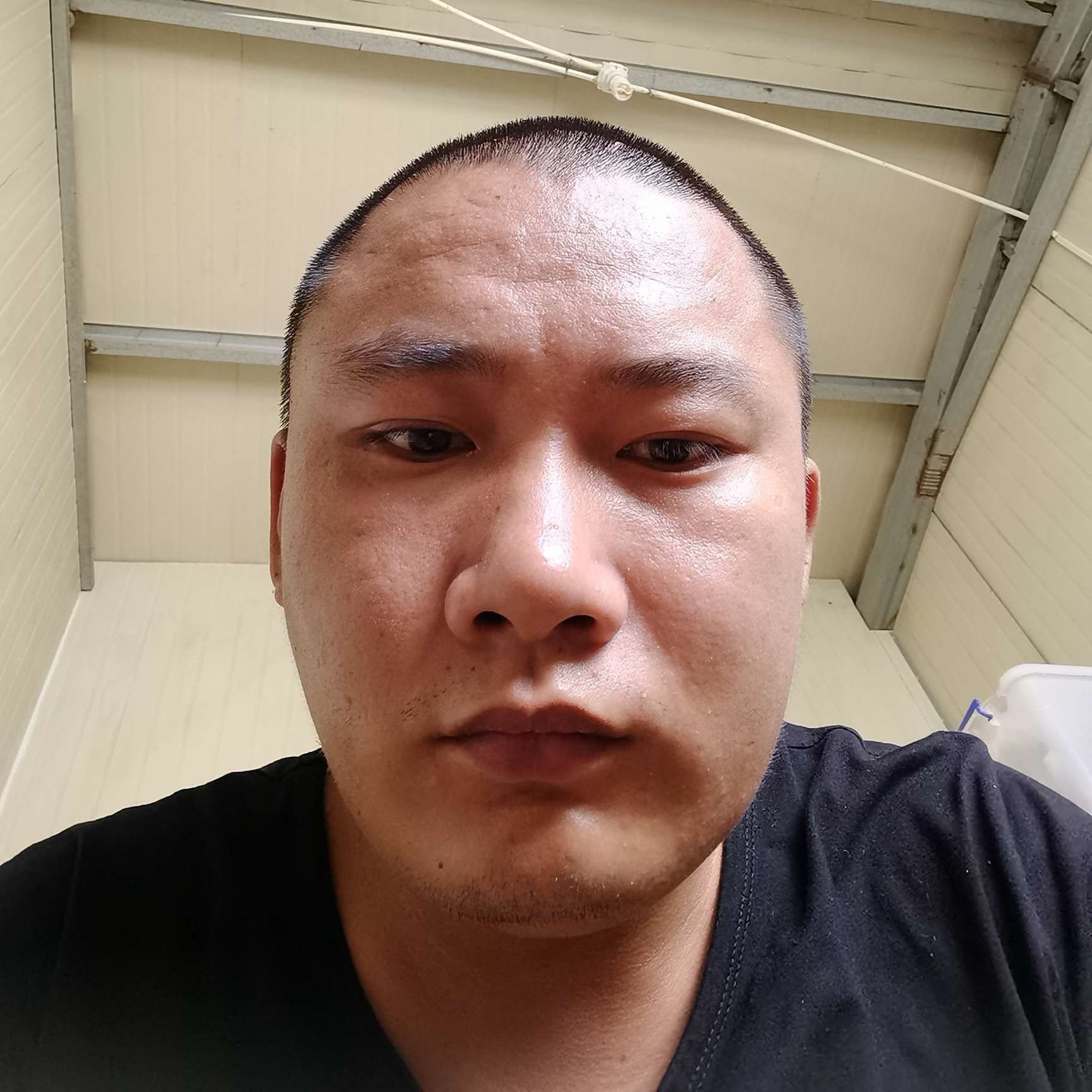 虚拟就帽子的照片