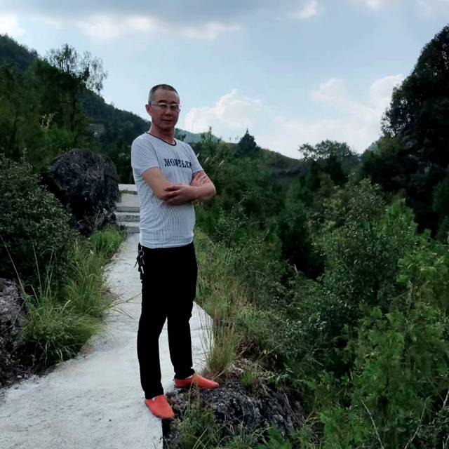 钱崇钱的照片