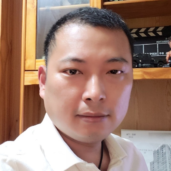 机器暗猫的照片