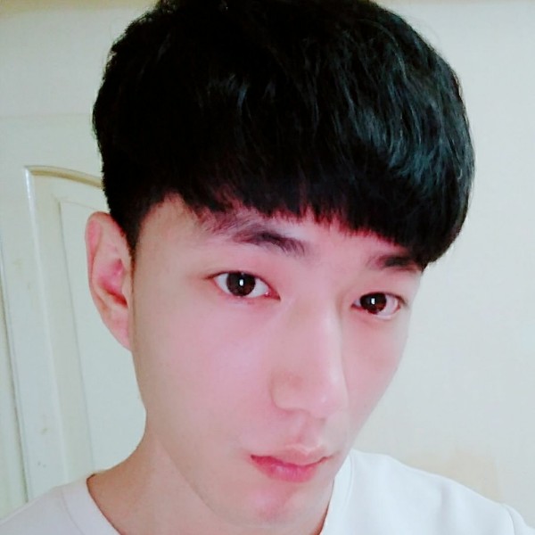 冷眸专注的照片