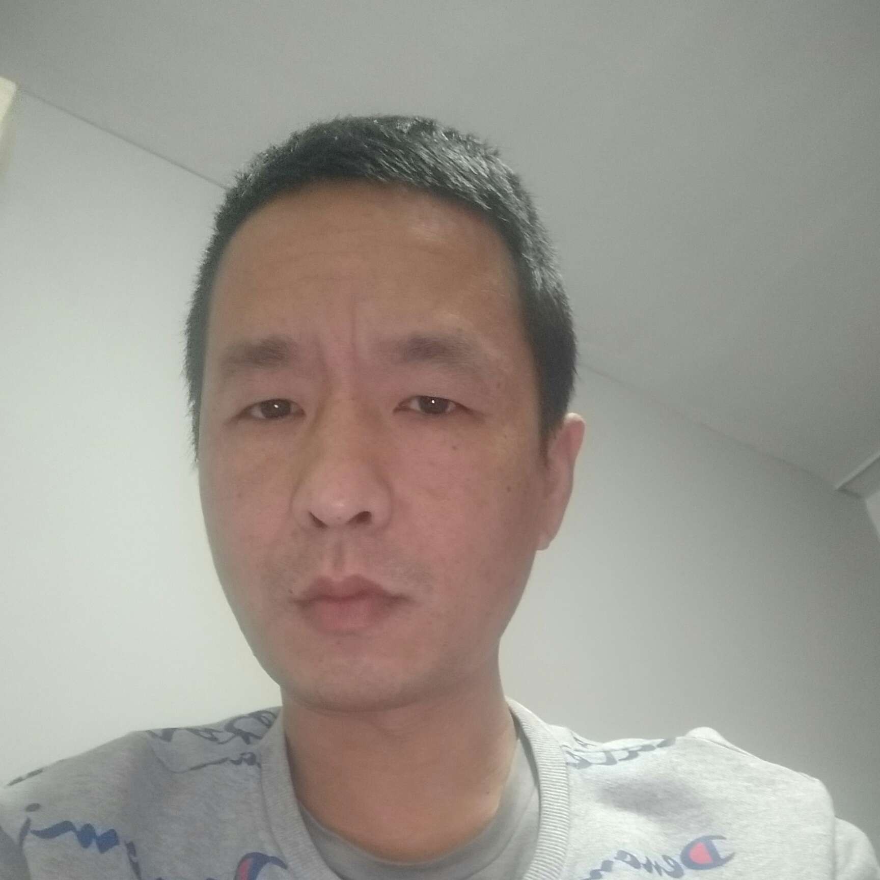 赛车手秦奋的照片
