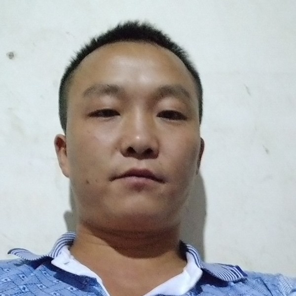 强健秋颜的照片