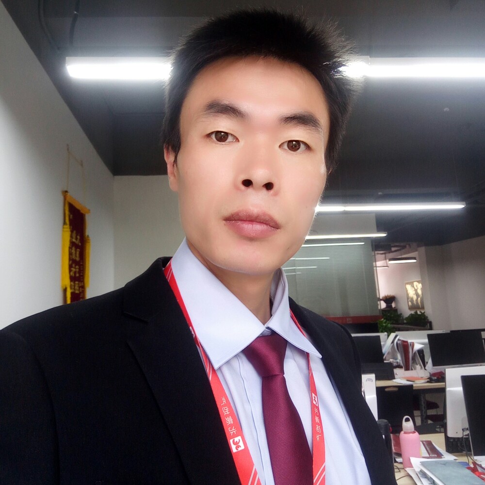 精明打玉米的照片