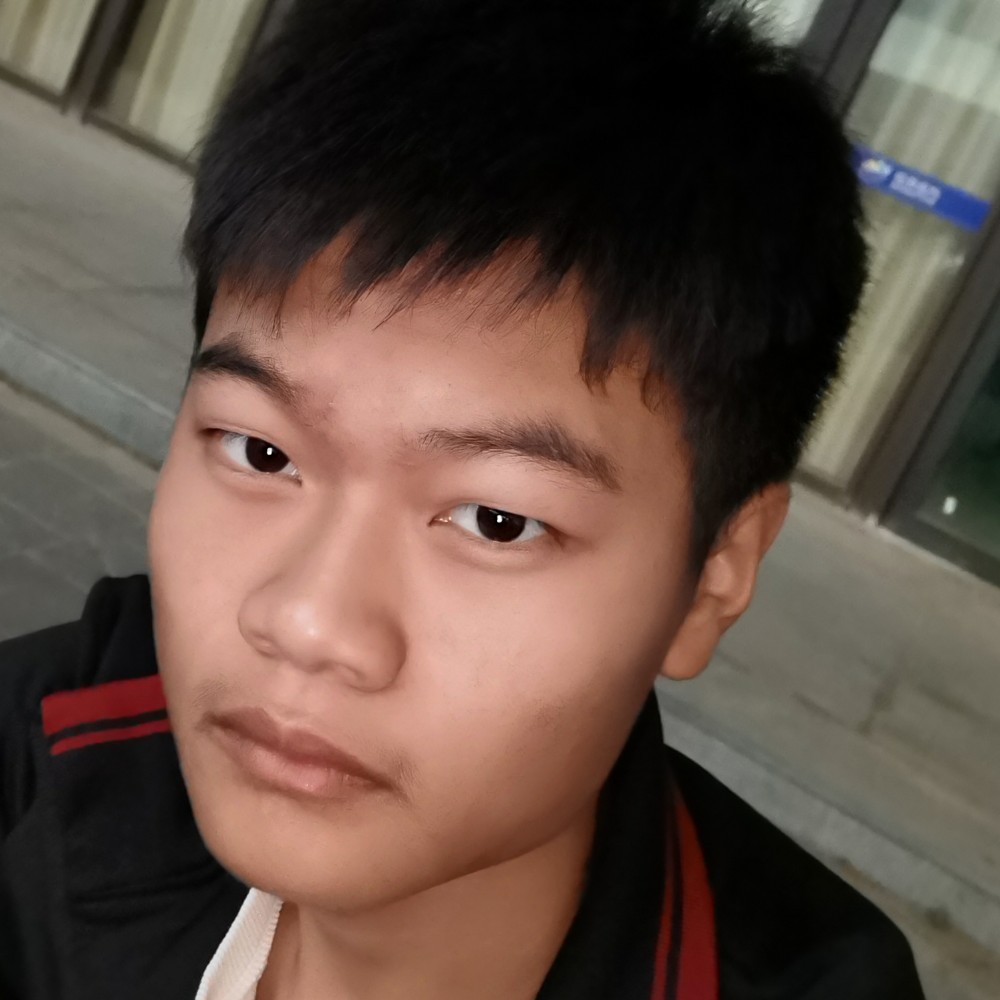 爱笑蹙眉外套的照片