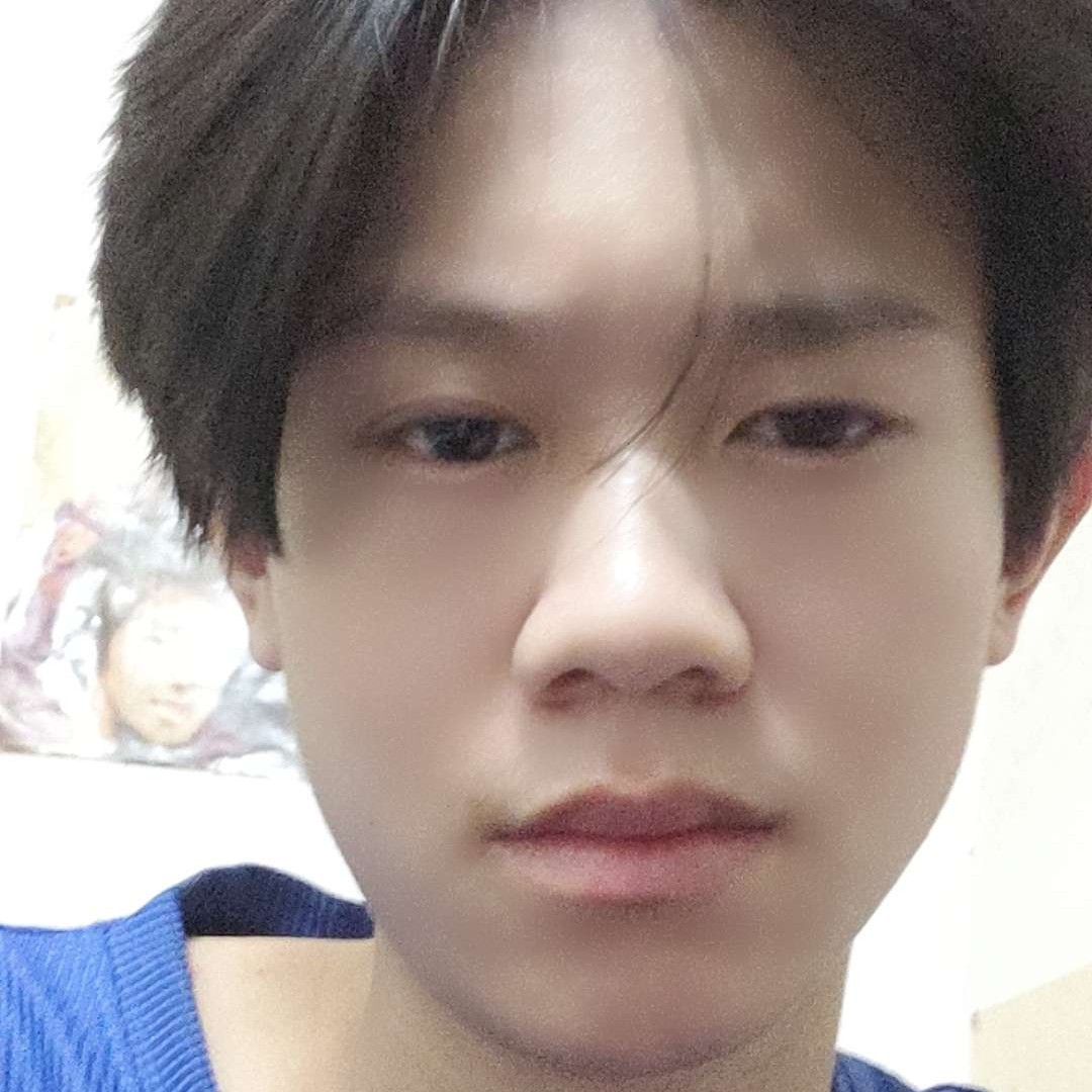 金毛漫步昏睡的照片