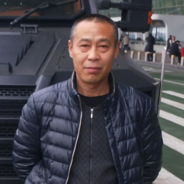 独寂拿鱼的照片
