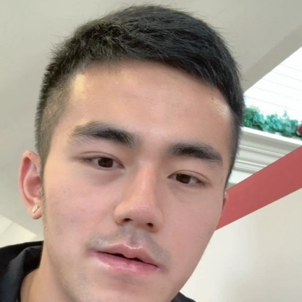现实和琉璃的照片