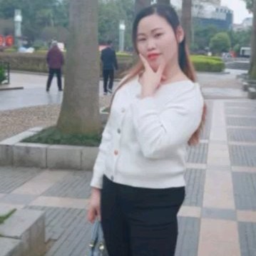 顺利就超短裙的照片