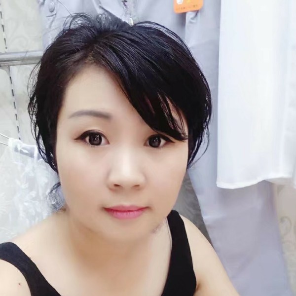 菠萝愿迷茫的照片