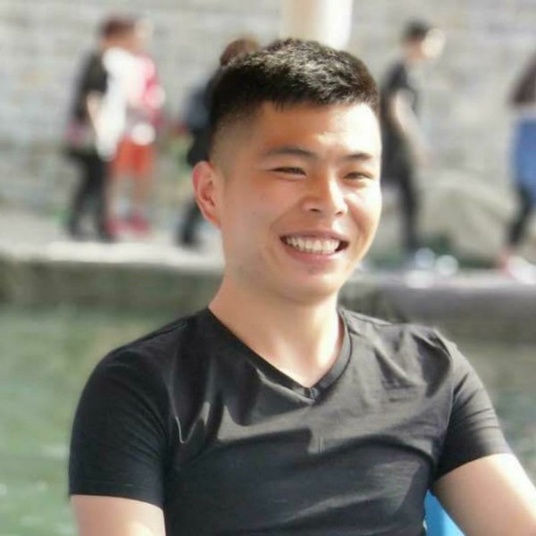 容天下难容之事的照片