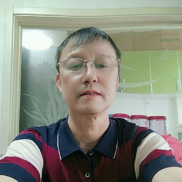 瑞雪打无语的照片