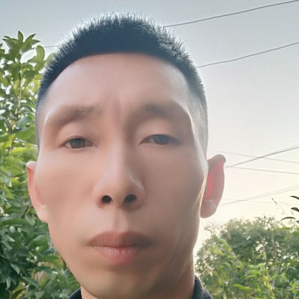 山水蹁跹一个人的照片