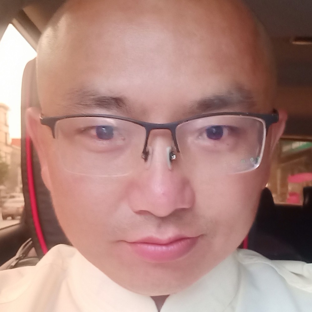 深秋的板栗的照片