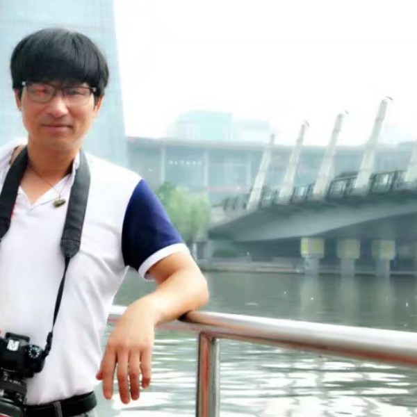 知性保卫逐风的照片