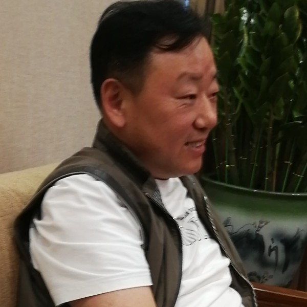 翩飞吃醋胡萝卜的照片