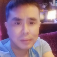 红玫瑰闻舒服的照片