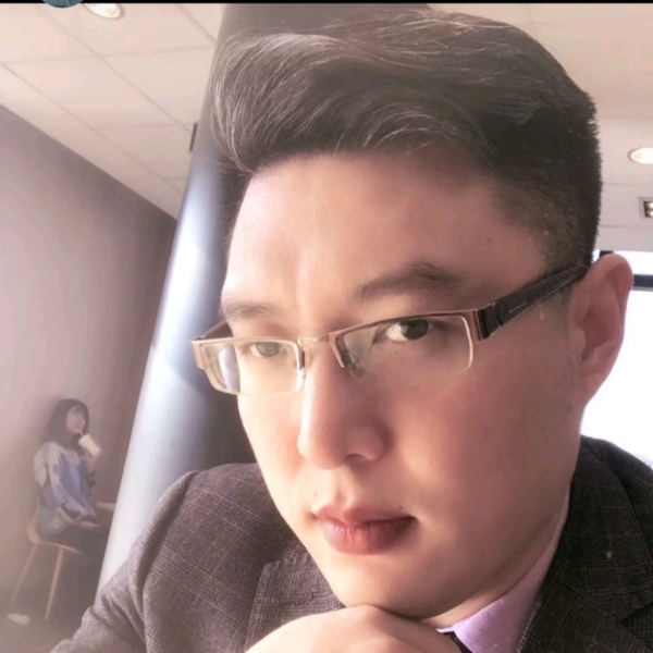 何明军的照片