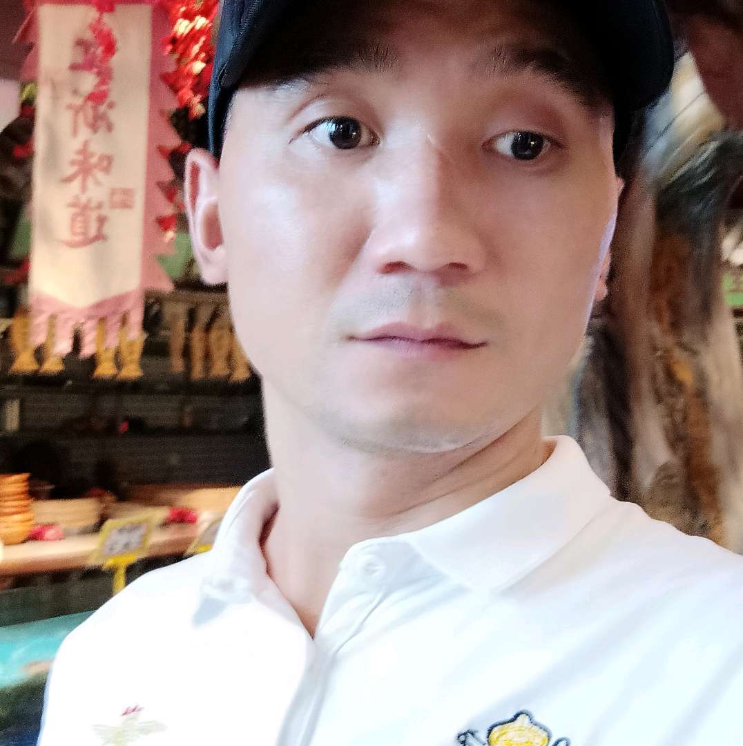 我爱美女。的照片