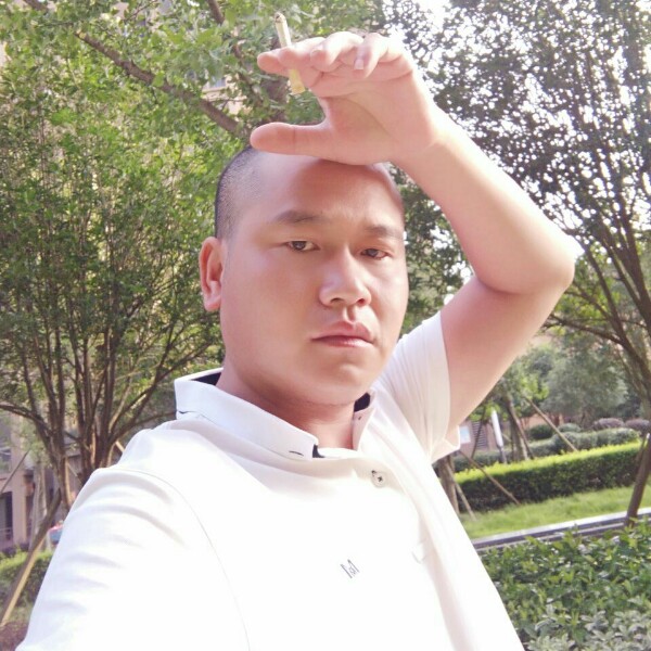 台灯吃醋难过的照片