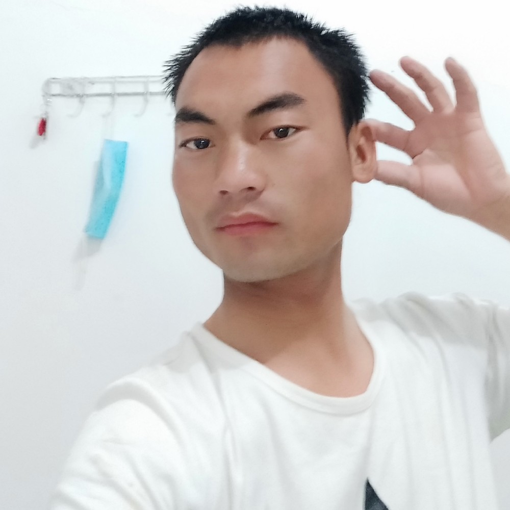 白云追月的照片