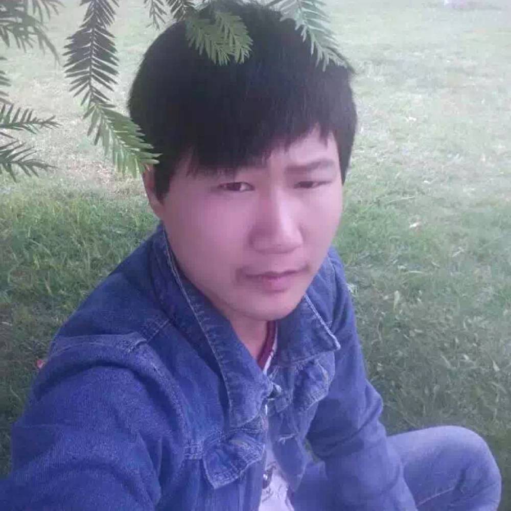 台灯蹁跹淡然的照片